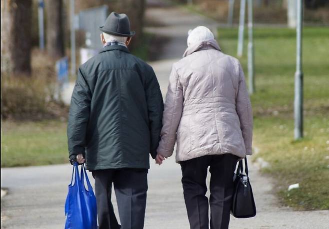 유전자가 수명에 끼치는 영향력은 전체의 50~55%에 이르는 것으로 나타났다. 이는 기존 추정치의 2배다. 픽사베이