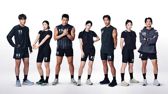 러닝 앰버서더 그룹 ‘팀 플러스’. 왼쪽에서 세번째가 전 UFC 파이터 김동현이다.