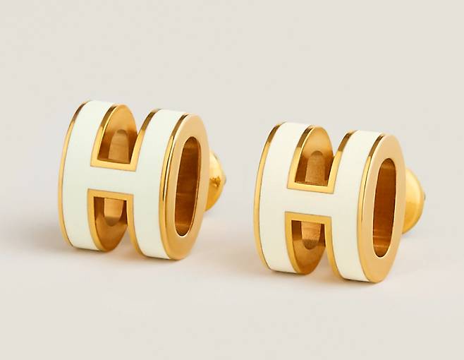 에르메스의 Mini Pop H 귀걸이. 에르메스 제공