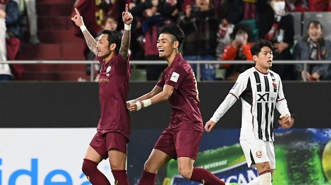 비셀 고베의 이데구치가 11일 FC서울과의 ACLE 16강 2차전 홈경기에서 2-1로 앞서가는 골을 넣은 뒤 기뻐하고 있다. AFC 홈페이지 캡처