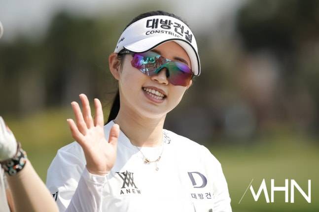 임진영이 15일 열린 KLPGA 투어 2026시즌 개막전 리쥬란 챔피언십 최종라운드에서 밝은 표정을 짓고 있다.