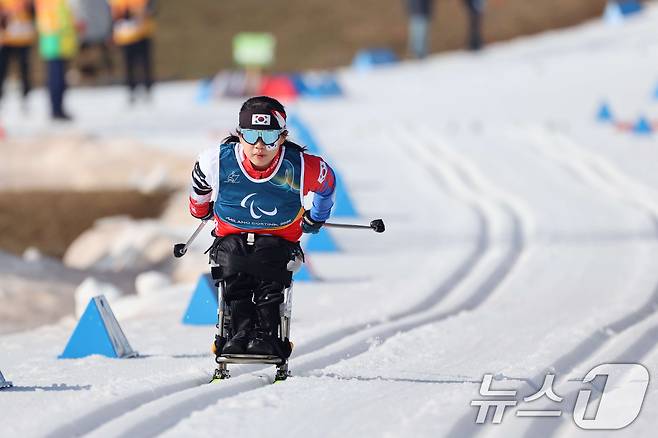 김윤지가 11일(한국시간) 2026 밀라노·코르티나담페초 동계 패럴림픽 크로스컨트리 스키 여자 10㎞ 인터벌 스타트에서 질주하고 있다. (대한장애인체육회 제공. 재판매 및 DB 금지) 2026.3.12 ⓒ 뉴스1 김명섭 기자