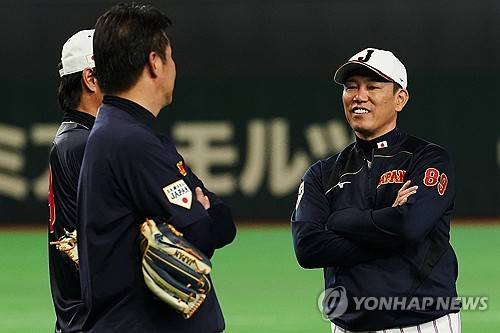 이바타 감독(오른쪽). ⓒ연합뉴스 AP