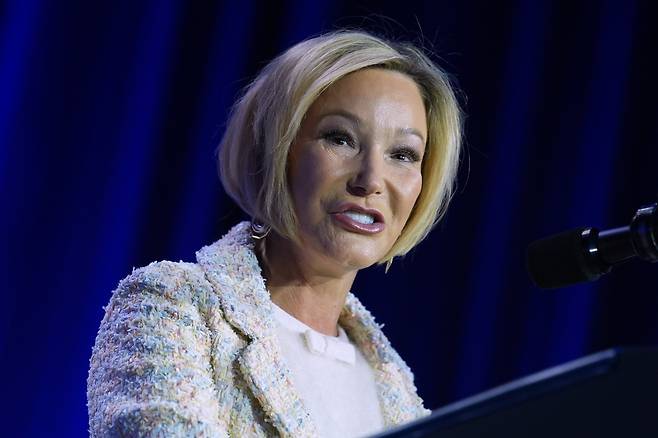 도널드 트럼프 미국 대통령의 '영적 멘토'라 불리는 폴라 화이트 목사. 현재 백악관 신앙 사무소 선임 고문으로 있다. /AP 연합뉴스