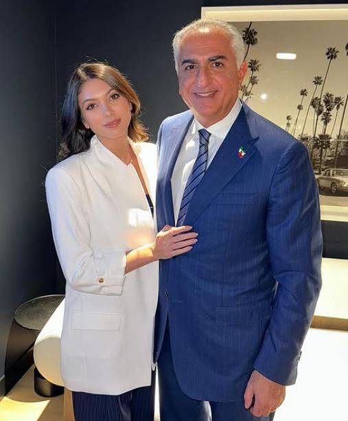 이란의 마지막 왕세자인 레자 팔레비(사진 오른쪽)와 그의 장녀인 누르 팔레비. 사진 인스타그램 캡처