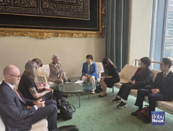 스웨덴 대표단과 간담회 진행 중인 서영교 단장. ⓒ서영교 의원실