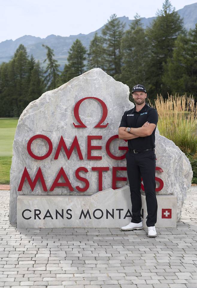 지난해 8월 오메가 앰배서더로 발탁된 윈덤 클라크. 클라크는 “오메가가 세계적인 스포츠 이벤트에서 공식 타임키퍼 역할을 해온 브랜드라는 점에서, 빠른 템포와 시간 관리가 핵심인 TGL과 매우 잘 어울린다”고 평가했다. 또 “내가 그 연결고리의 한 축을 맡고 있다는 점도 큰 영광으로 느낀다”고 덧붙였다.(사진=오메가 제공)