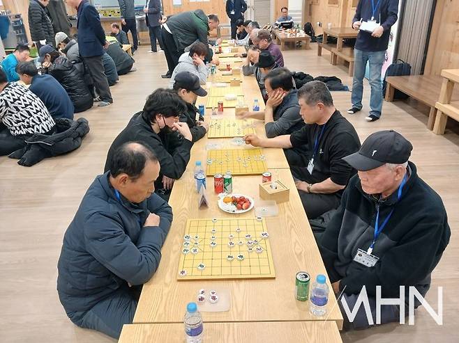 반상 승부를 벌이고 있는 선수들.(사진 MHN 엄민용 선임기자)