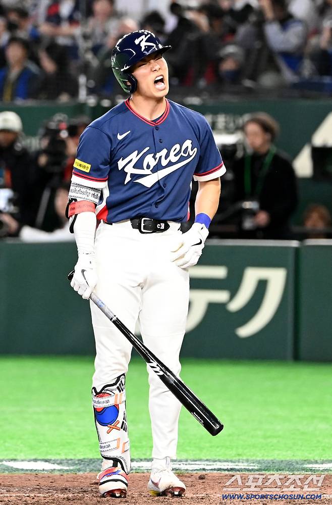 7일 일본 도쿄돔에서 열린 WBC(월드베이스볼클래식) 한국과 일본의 경기. 8회초 2사 만루 김혜성이 스탠딩 삼진을 당하며 아쉬워하고 있다. 도쿄(일본)=허상욱 기자wook@sportschosun.com/2026.03.07/
