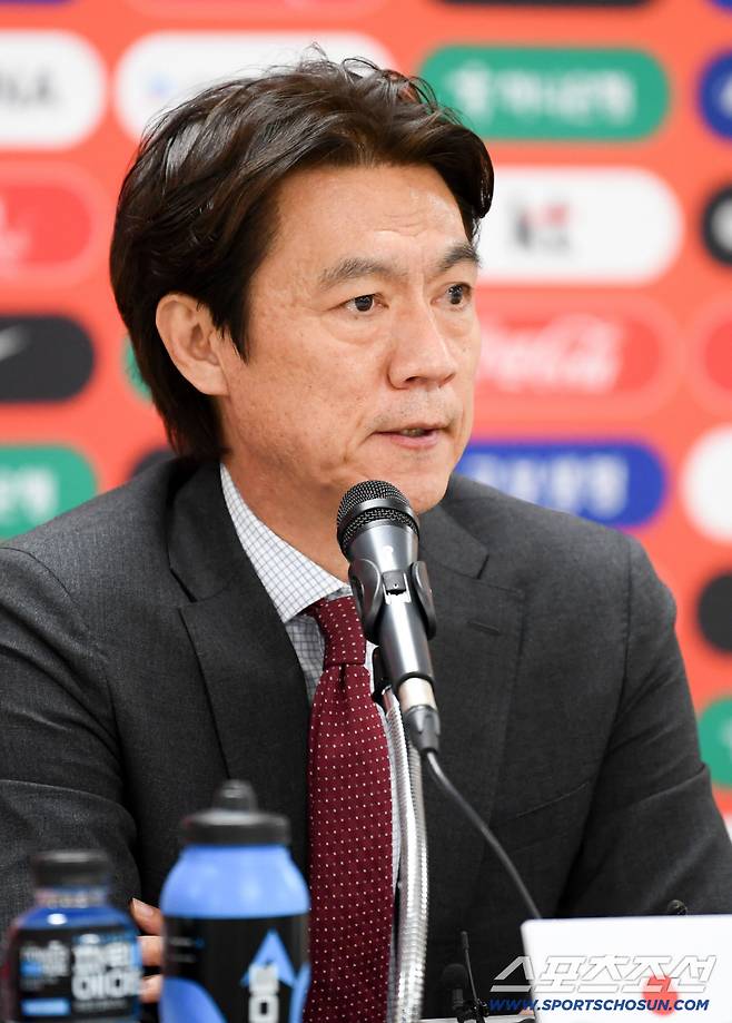 남자축구 국가대표팀 3월 유럽 원정 평가전 명단 발표 기자회견이 16일 천안 코리아풋볼파크에서 열렸다. 홍명보 감독이 명단을 발표하고 있다. 천안=박재만 기자 pjm@sportschosun.com/2026.03.16/