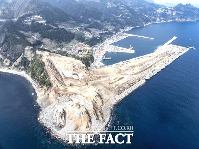 공정률 약 75.9%를 보이고 있는 울릉공항공사 현장. /울릉군