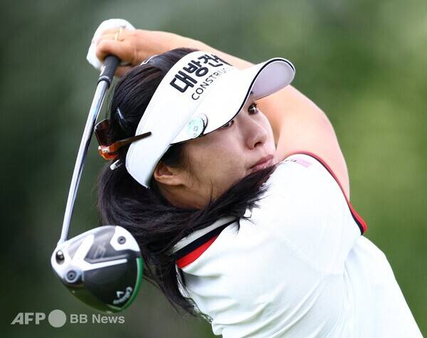 2026년 미국여자프로골프(LPGA) 2부 투어인 엡손투어 IOA 골프 클래식 우승을 차지한 이정은6 프로. 사진제공=ⓒAFPBBNews = News1 (사진을 무단으로 사용하지 마십시오.)