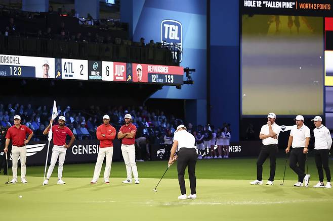 TGL 리그에 출전한 타이거 우즈. TGL