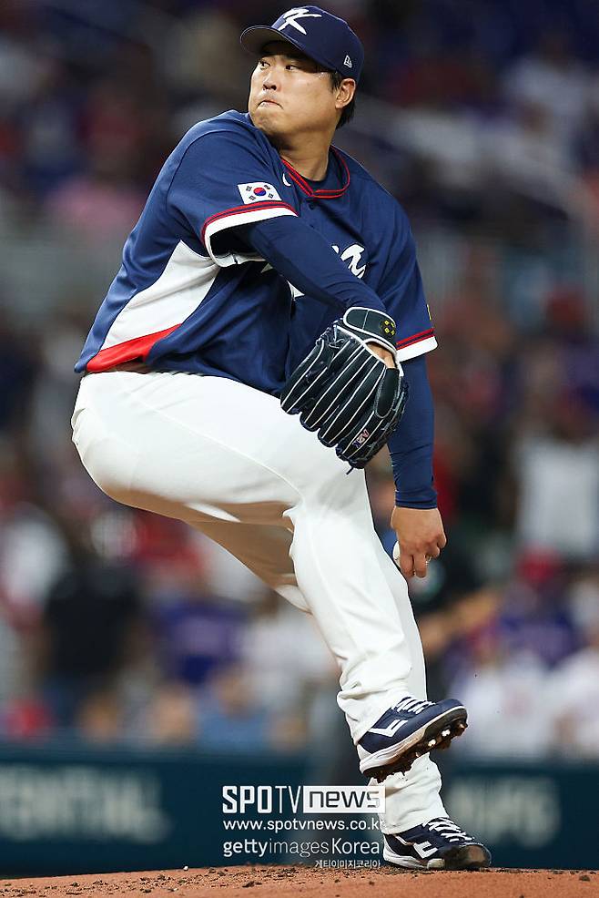 ▲ 16년 만에 태극 마크를 단 류현진.