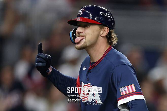 ▲ 미국 WBC 대표팀 거너 헨더슨. 4회 동점 홈런으로 역전승 발판을 마련했다. 미국은 16일(한국시간) 미국 마이애미 론디포파크에서 열린 WBC 4강전에서 거너 헨더슨의 동점 홈런과 로만 앤서니의 역전 홈런에 힘입어 도미니카공화국에 2-1 승리를 거뒀다.