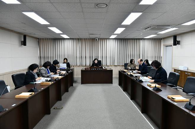 여수시의회 여순사건 및 과거사 진상규명 특별위원회가 지난 14일 여수시의회 운영위원회실에서 회의를 개최하고 '특별위원회 활동결과보고서 채택의 건'을 원안 가결했다. /여수시의회 제공