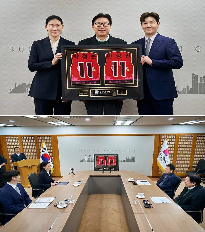 부산시 박형준 시장이 어제(16일) 오후 3시 40분 시청 국제의전실에서 배우 한상진과 BNK 썸 여자프로농구단 감독 박정은을 부산시 미디어 소통 홍보대사로 위촉하고 있다. 사진/부산시