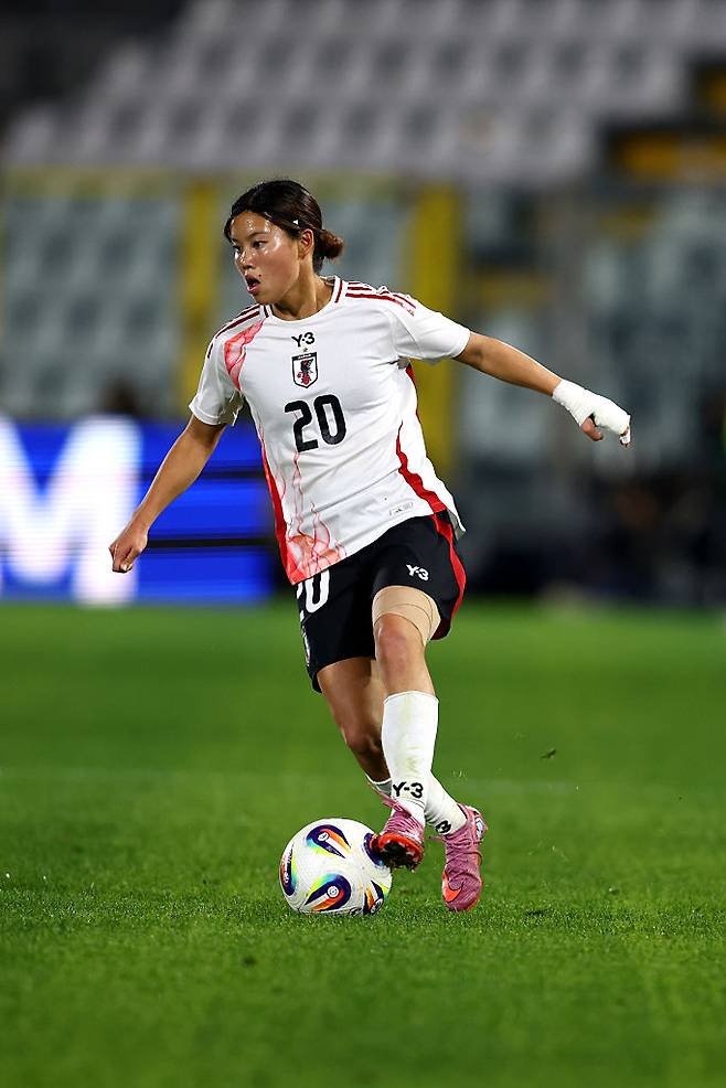 ▲ 미국 1부리그 구단인 노스캐롤라이나 칼리지에서 활약 중인 미드필더 마쓰쿠보 마나카는 2024년 U-20 여자 월드컵에서 등번호 10번을 달고 대회 실버볼을 수상한 미드필더로 득점 감각이 걸출하다. ⓒ 일본 'Qoly'