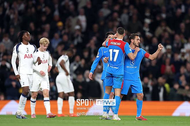 ▲ 토트넘 홋스퍼는 아틀레티코 마드리드를 상대로 이고르 투도르 감독 체제에서 첫 승리를 거두며 값진 승리를 챙겼지만, 3골 차 열세를 뒤집는 데 실패하며 챔피언스 리그 16강에서 탈락했다.