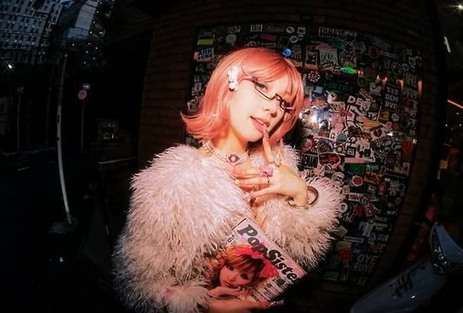 모델 김진경이 임신 중 일본에서 갸루 체험을 경험한 후 깜짝 이미지 변신에 나섰다. / 사진=김진경 SNS