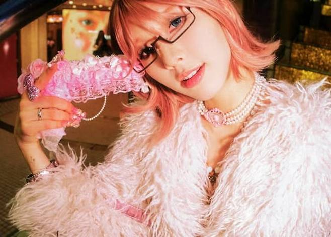 모델 김진경이 임신 중 일본에서 갸루 체험을 경험한 후 깜짝 이미지 변신에 나섰다. / 사진=김진경 SNS