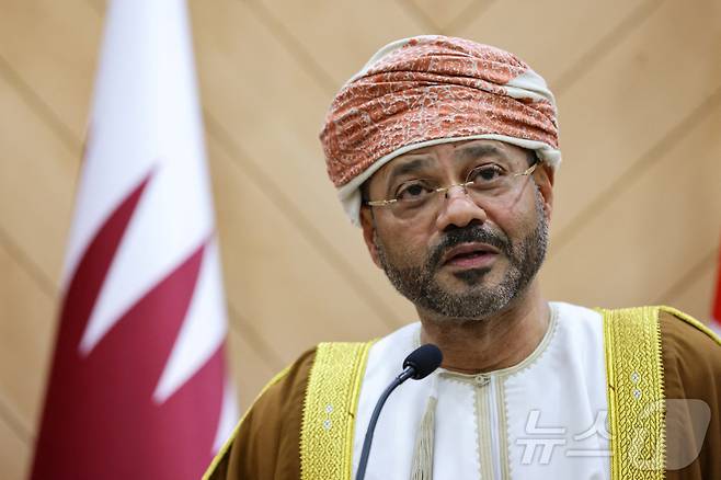 바드르 알부사이드가 2023년 9월 사우디아라비아 리야드에서 열린 일본과 걸프협력회의 외무장관 회의 후 기자회견에 참석하고 있다. 2023.9.7 ⓒ 로이터=뉴스1