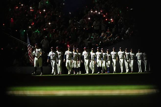 The United States team enters the field before the championship game of the World Baseball Classic against Venezuela, Tuesday, March 17, 2026, in Miami. (AP Photo/Rebecca Blackwell)
<저작권자(c) 연합뉴스, 무단 전재-재배포, AI 학습 및 활용 금지>