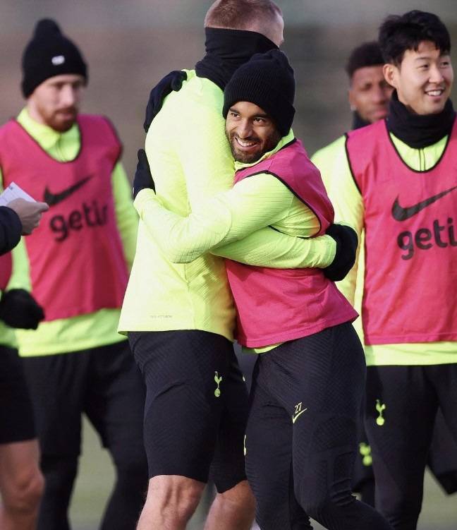 손흥민과 모우라 캡처=모우라 SNS