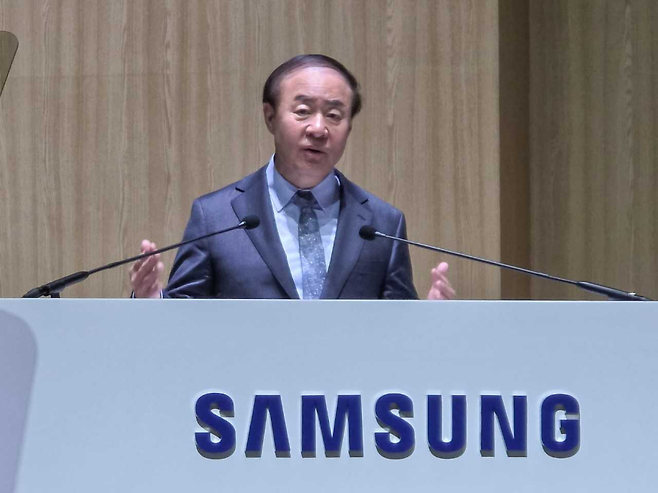 삼성전자가 18일 경기도 수원시 수원컨벤션센터에서 주주, 기관투자자, 경영진이 참석한 가운데 제57기 정기 주주총회를 개최했다. 삼성전자
