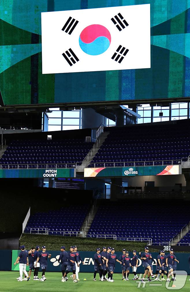12일 오후(현지시간) 미국 플로리다주 마이애미 론디포파크에서 2026 월드베이스볼클래식(WBC) 대한민국 대표팀 선수들이 공식훈련을 하고 있다. 2026.3.13 ⓒ 뉴스1 구윤성 기자
