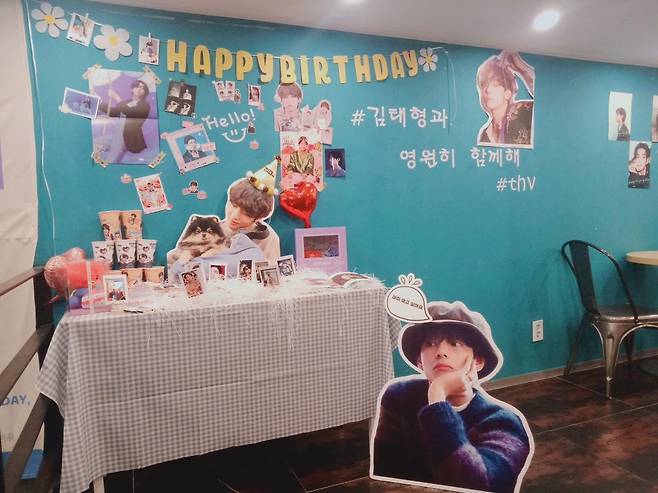 프라티바씨는 매년 12월 30일 가장 좋아하는 멤버인 BTS 멤버 뷔의 생일 카페에 방문한다. /독자 제공