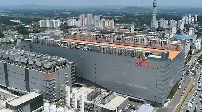 ▲경기 이천 SK하이닉스 반도체 팹 전경.