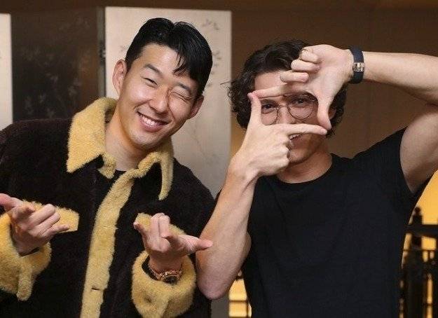 손흥민(왼쪽)과 톰 홀랜드. 토트넘 SNS 캡처