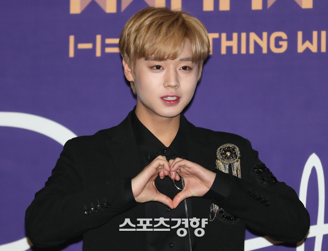 그룹 워너원 활동 당시의 박지훈. 사진 스포츠경향DB