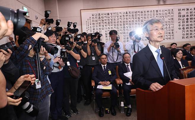2025년 10월13일 국회 대법원 국정감사에 출석한 조희대 대법원장이 인사말을 하고 있다. 윤운식 선임기자 yws@hani.co.kr