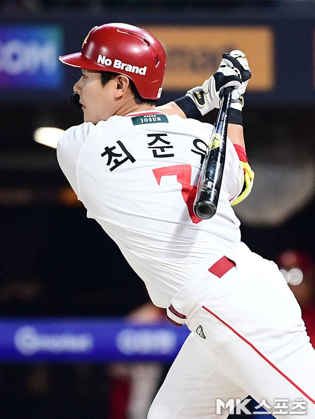 최준우는 22일 키움전에서 결승타의 주인공이 됐다. 사진=김영구 기자
