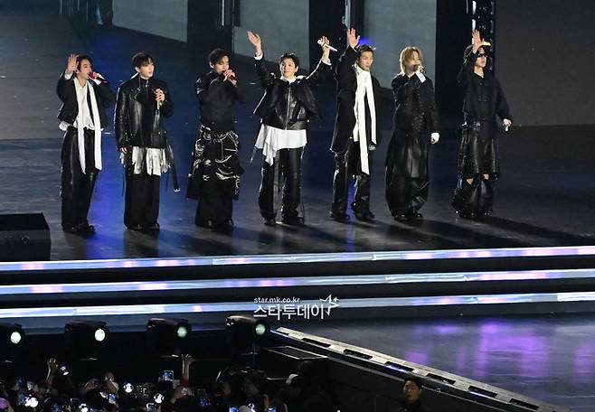 방탄소년단이 정규 5집 ‘아리랑’ 컴백 기념 광화문 공연을 성료했다. 사진ㅣ한국온라인사진기자협회 공동취재단