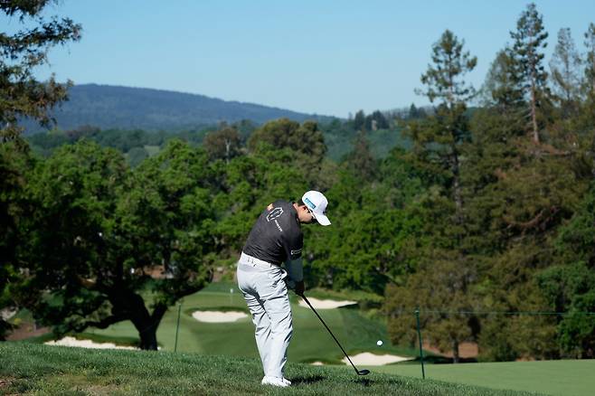 Hyo Joo Kim, of South Korea, hits toward the 10th fairway during the first round of the LPGA Fortinet Founders Cup golf tournament, Thursday, March 19, 2026, in Menlo Park, Calif. (AP Photo/Jeff Chiu)
<저작권자(c) 연합뉴스, 무단 전재-재배포, AI 학습 및 활용 금지>