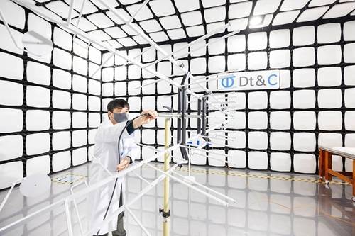 (주)디티앤씨 원자력센터 전자파 시험 장비 준비 모습 <사진 제공=(주)디티앤씨>