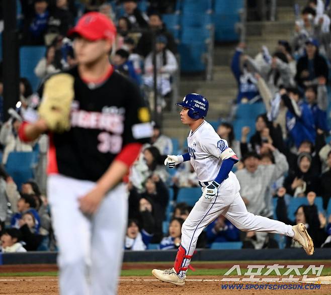 23일 대구삼성라이온즈파크에서 열린 KIA와 삼성의 시범경기. 8회말 1사 1,2루 삼성 이해승이 3점홈런을 치고 베이스를 돌고 있다. 대구=허상욱 기자wook@sportschosun.com/2026.03.23/