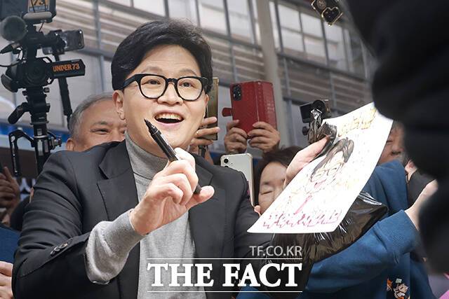 당내에서는 공천 갈등으로 당이 어수선한 상황에서 대여 투쟁보다 당내 비판에 무게를 두는 한 전 대표의 행보를 지적하는 목소리도 나온다. /박헌우 기자