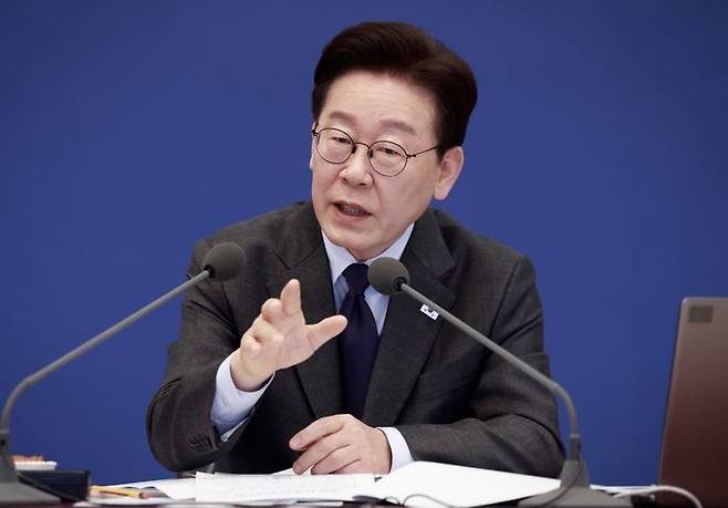 이재명 대통령이 24일 청와대에서 열린 국무회의에서 발언하고 있다. ⓒ뉴시스