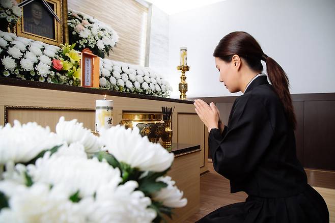 서울시 조사 결과 상조 결합 상품의 가전제품 가격이 시중가보다 최대 3.3배 비싼 것으로 확인됐다. 사진=게티이미지뱅크.