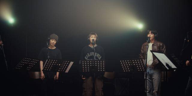그룹 방탄소년단의 새 앨범 '아리랑' 제작기를 다룬 다큐멘터리 'BTS: 더 리턴' 중 한 장면. 넷플릭스 제공