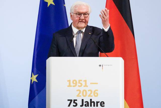 프랑크발터 슈타인마이어 독일 대통령이 24일 베를린 외무부에서 열린 외무부 재설립 75주년 기념행사에서 연설하고 있다. 베를린=EPA 연합뉴스