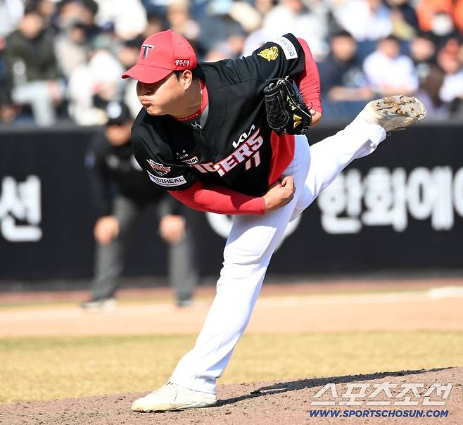 20일 대전한화생명볼파크에서 열린 KIA와 한화의 시범경기, 역투하는 KIA 조상우. 대전=허상욱 기자wook@sportschosun.com/2026.03.20/