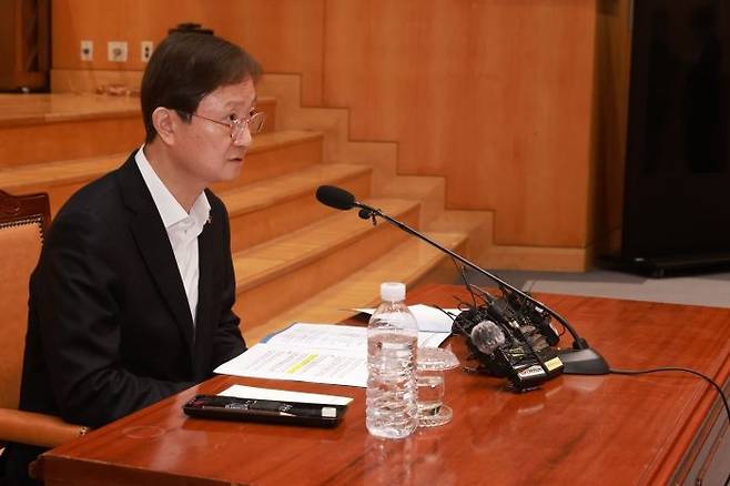 이찬진 금융감독원장은 26일 서울 여의도 금융감독원 본원에서 열린 기자간담회에서 “사업자대출의 용도외 사용에 대해서는 강력하게 단속하고 필요한 경우 형사처벌 절차도 진행할 것”이라고 밝혔다. ⓒ금융감독원