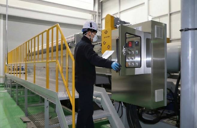 에코프로비엠 양극재 공장의 수세탈수 공정의 모습/사진=에코프로비엠