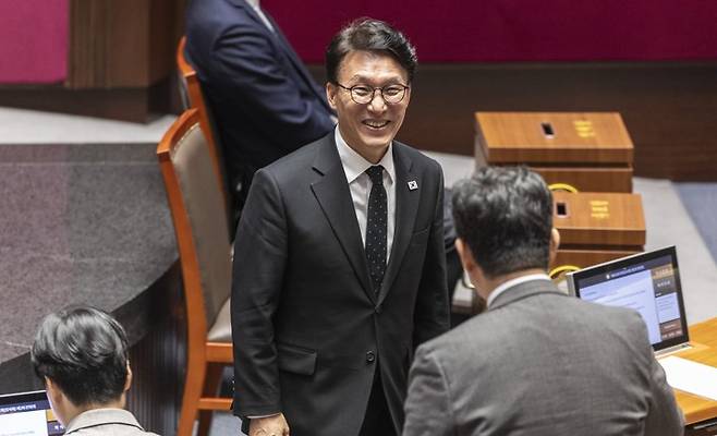 무제한 토론 종결 투표 마친 김민석 국무총리 무제한 토론 종결 투표 마친 김민석 국무총리 (서울=연합뉴스) 황광모 기자 = 김민석 국무총리가 22일 국회에서 열린 3월 임시국회 2차 본회의에서 검찰 조작기소 국정조사요구서 무제한 토론(필리버스터) 종결을 위한 무기명 투표를 마친 뒤 의원들과 인사하고 있다. 2026.3.22 hkmpooh@yna.co.kr (끝) <저작권자(c) 연합뉴스, 무단 전재-재배포, AI 학습 및 활용 금지>