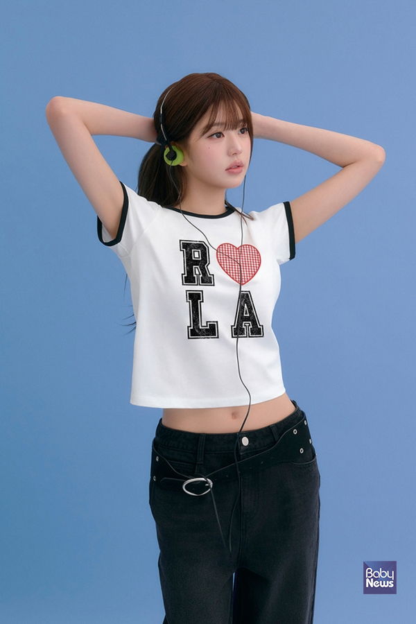 로라로라(ROLAROLA)가 26 썸머 컬렉션의 1차 라인업을 출시하고, 장원영과 함께한 썸머 캠페인, 'The Attitude'를 공개했다. ⓒ로라로라